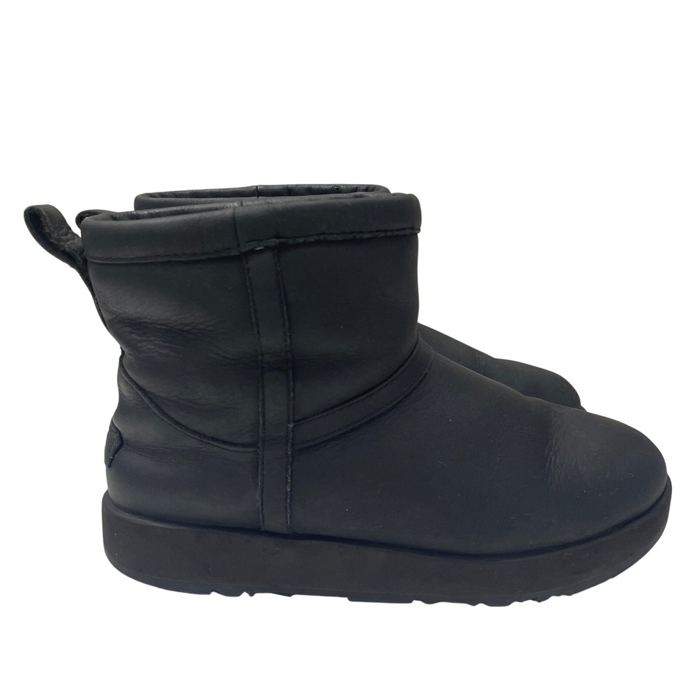 UGG Classic Mini Leather Waterproof Boots Womens 8.5 Black Vibram 1019641